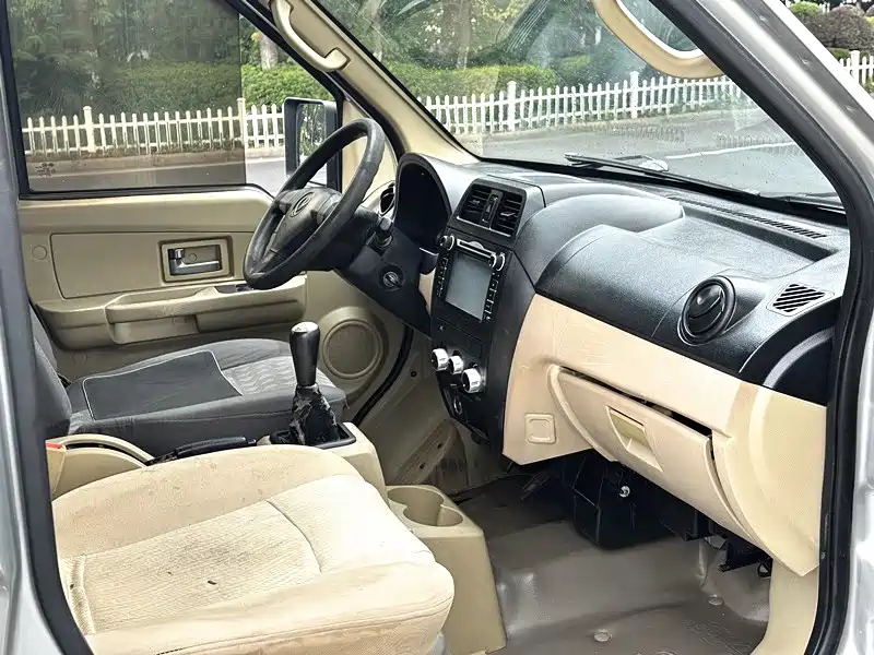 Dongfeng Xiaokang C37 2022 2018 1.5L Classic Model II DK15