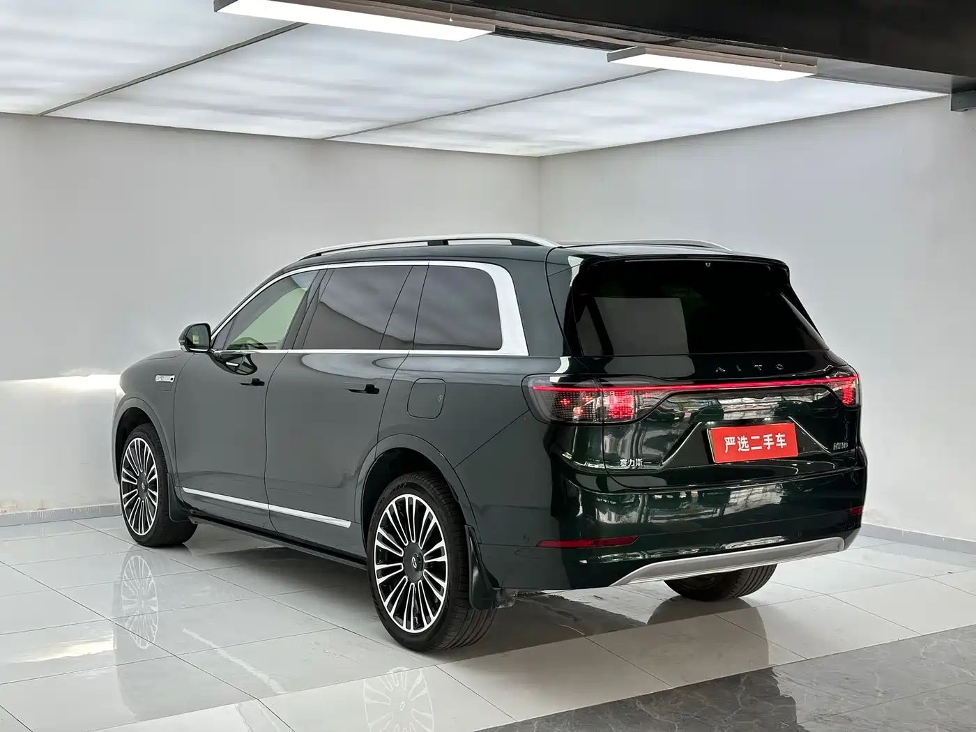 AITO Wenjie AITO M9 2024 Range Extender Ultra 52kWh 6-seater фото 7