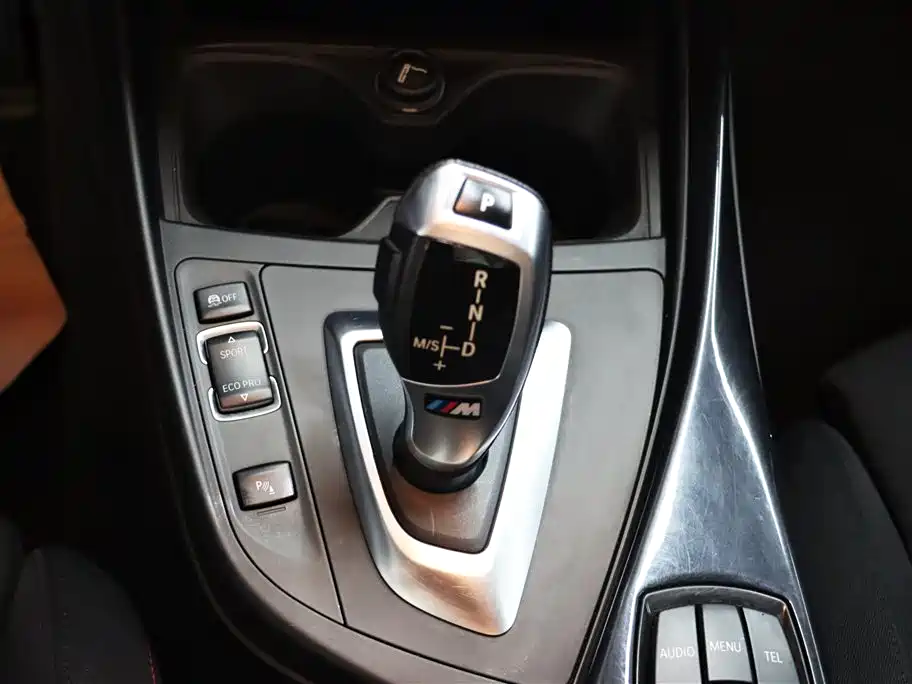 BMW 1 Series (Import) 2013 Facelift 118i Sport Model фото 13