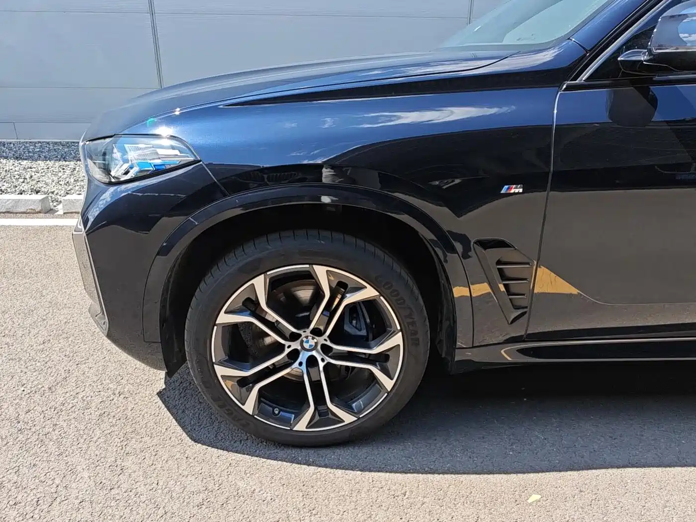 BMW X5 2025 Model xDrive 40Li Exclusive M Sport Blackout Package фото 6