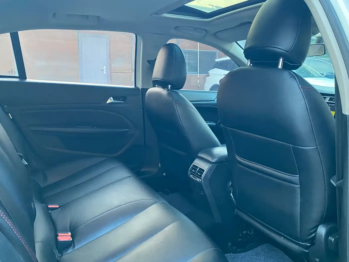 Peugeot 408 2014 1.8L Automatic Luxury Edition фото 11