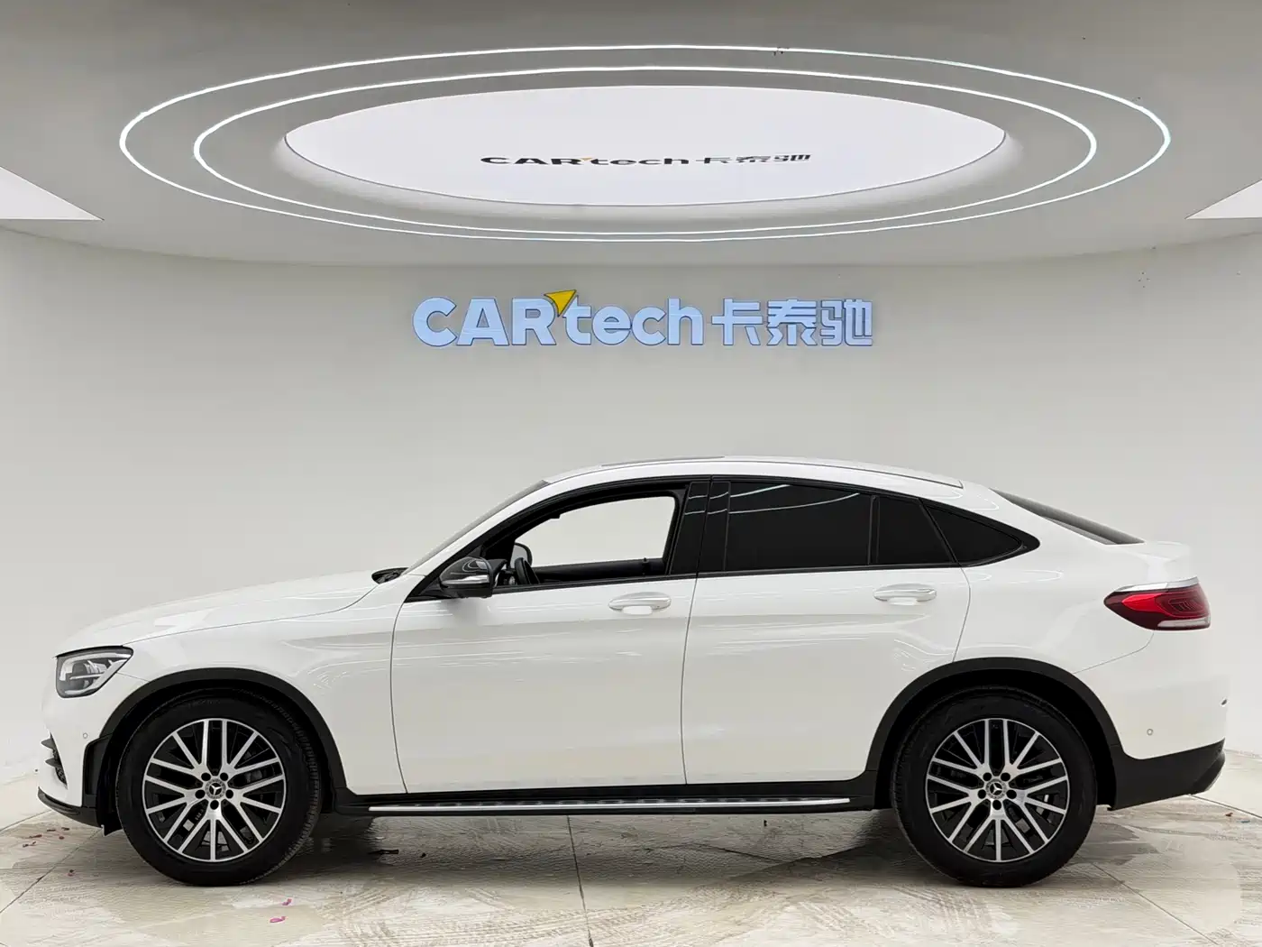 Mercedes-Benz GLC Coupe 2020 GLC 300 4MATIC Coupe SUV фото 4