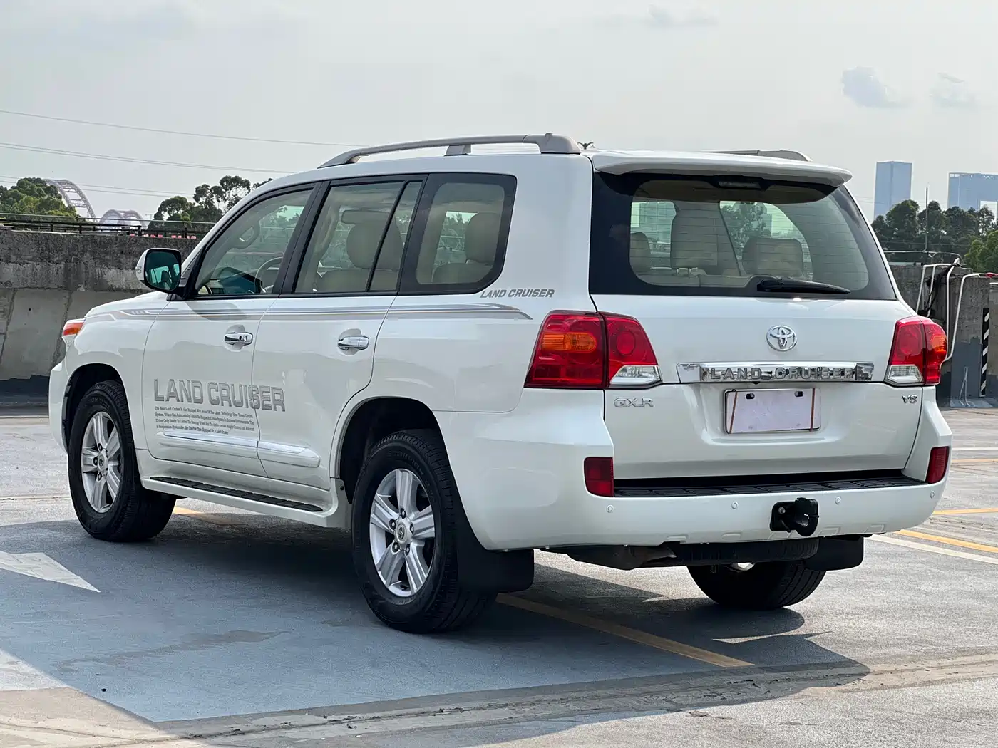 Toyota Land Cruiser (Import) 2015 4.6L V8 Middle East Limited Edition фото 4