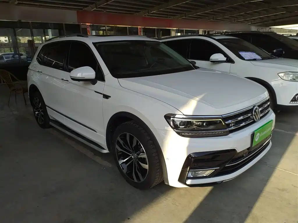 Volkswagen Tiguan L 2020 330TSI Auto 2WD R-Line Flagship China VI фото 4