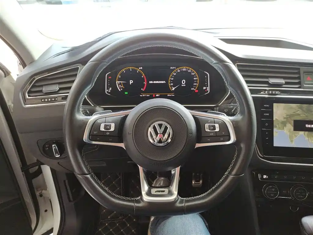 Volkswagen Tiguan L 2020 330TSI Auto 2WD R-Line Flagship China VI фото 11