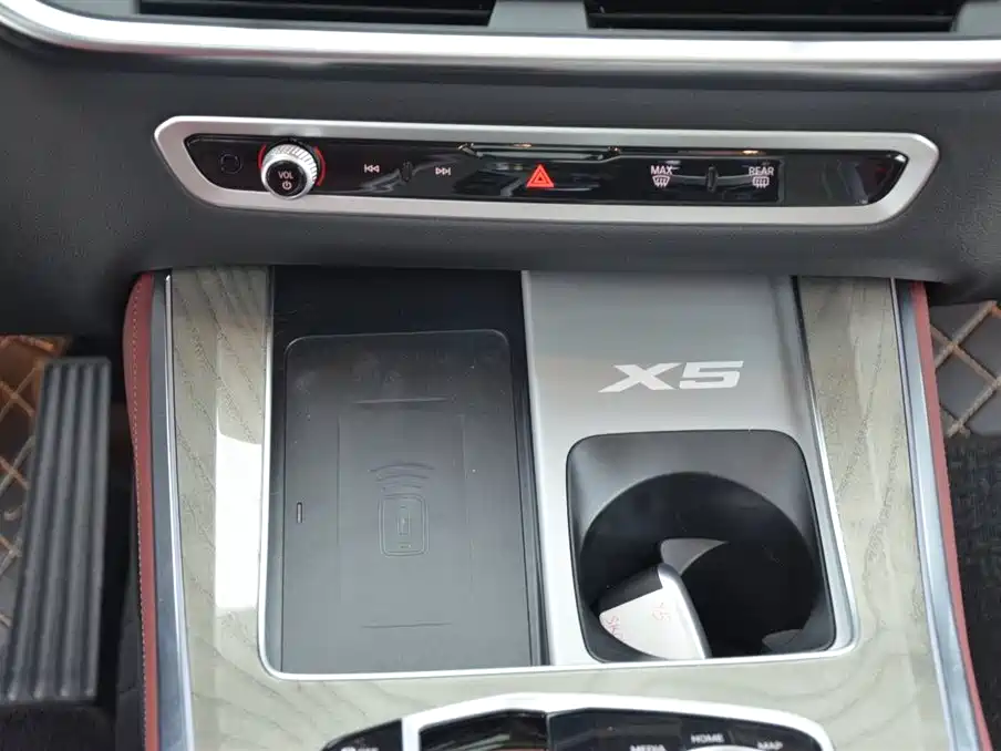 BMW X5 2026 Facelift xDrive 40Li M Sport Shadowline Package фото 8