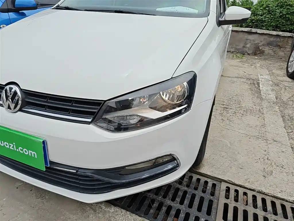 Volkswagen Polo 2014 1.4L Manual Trend Edition фото 24