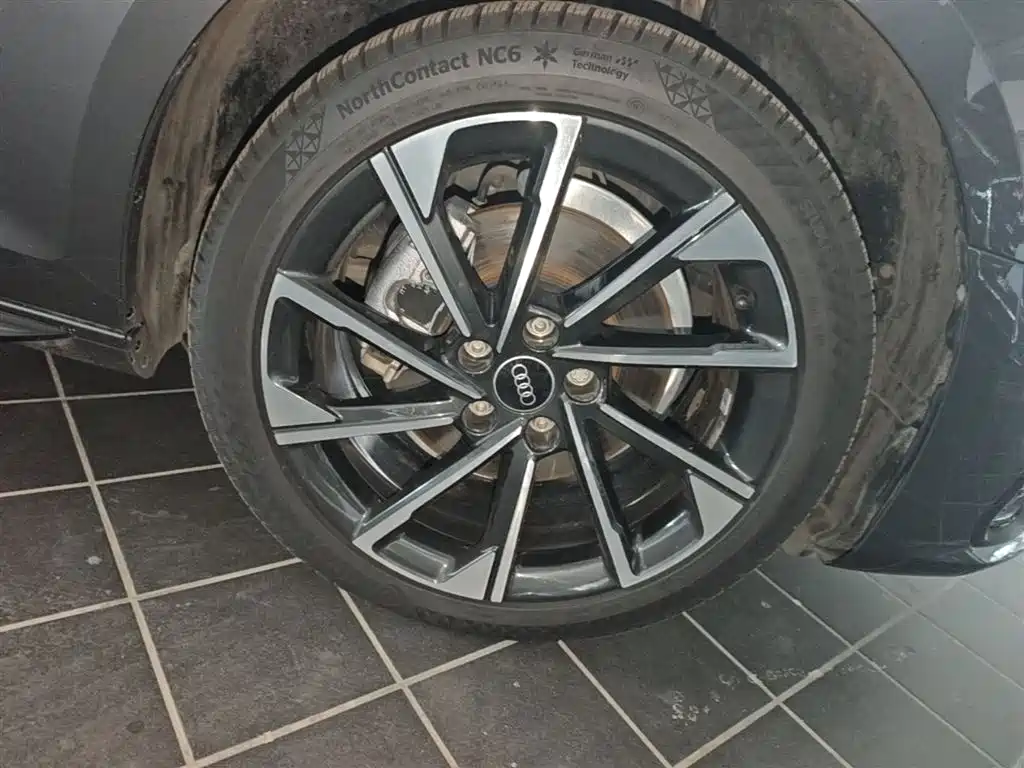 Audi A4L 2023 40 TFSI Luxury Sport фото 14