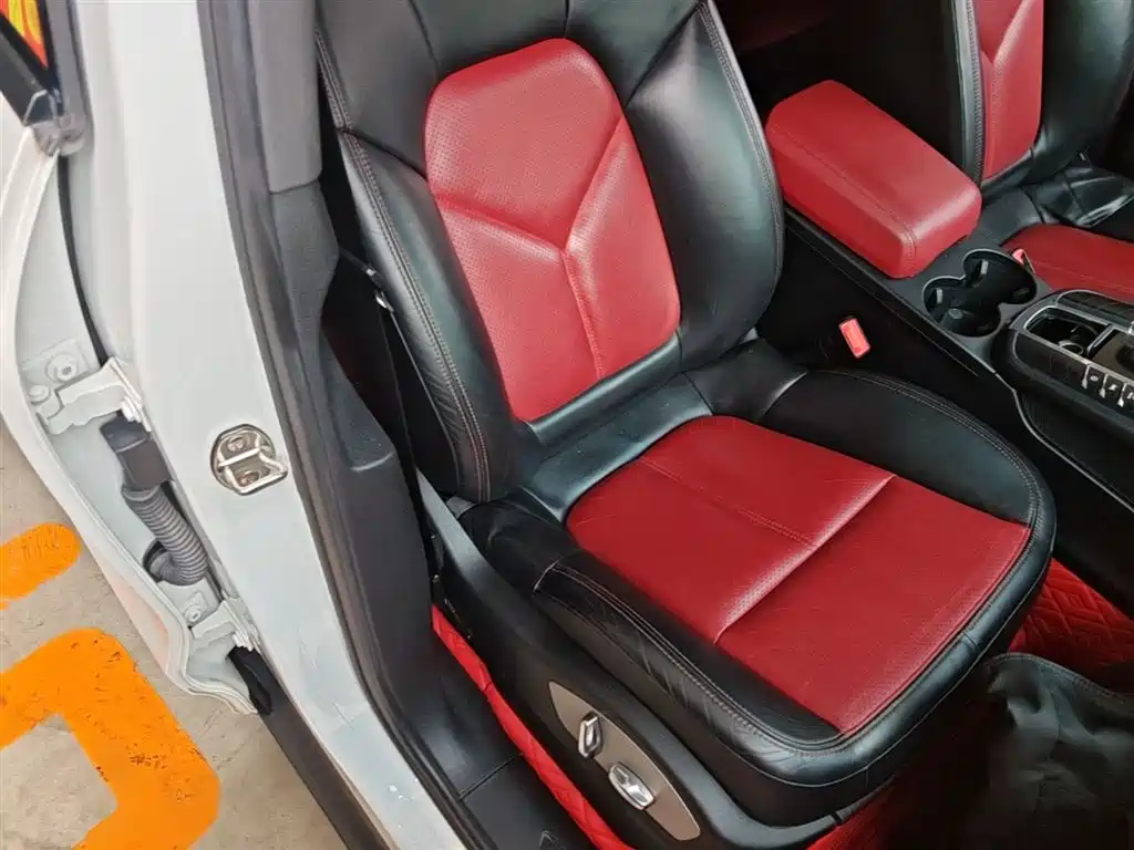 Porsche Macan 2017 Macan 2.0T фото 25