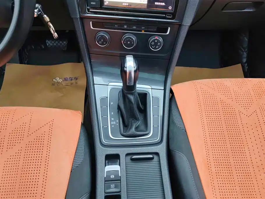 Volkswagen Golf 2019 1.6L Auto Comfort (China V) фото 16