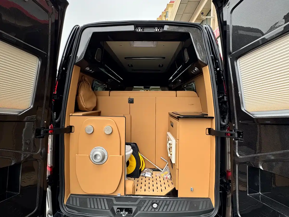 Ford Transit 2023 Model 2.0T Petrol Automatic Multi-purpose Commercial Vehicle Medium Wheelbase Medium Roof 5/6 Seater фото 10