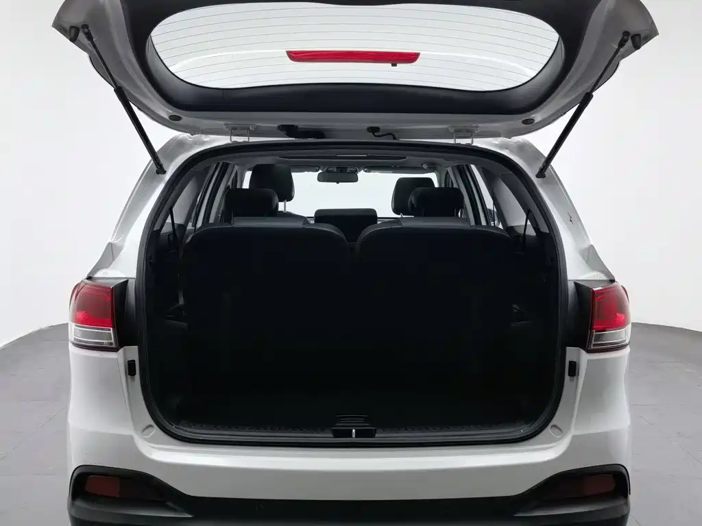 Photo 16 - Kia Sorento