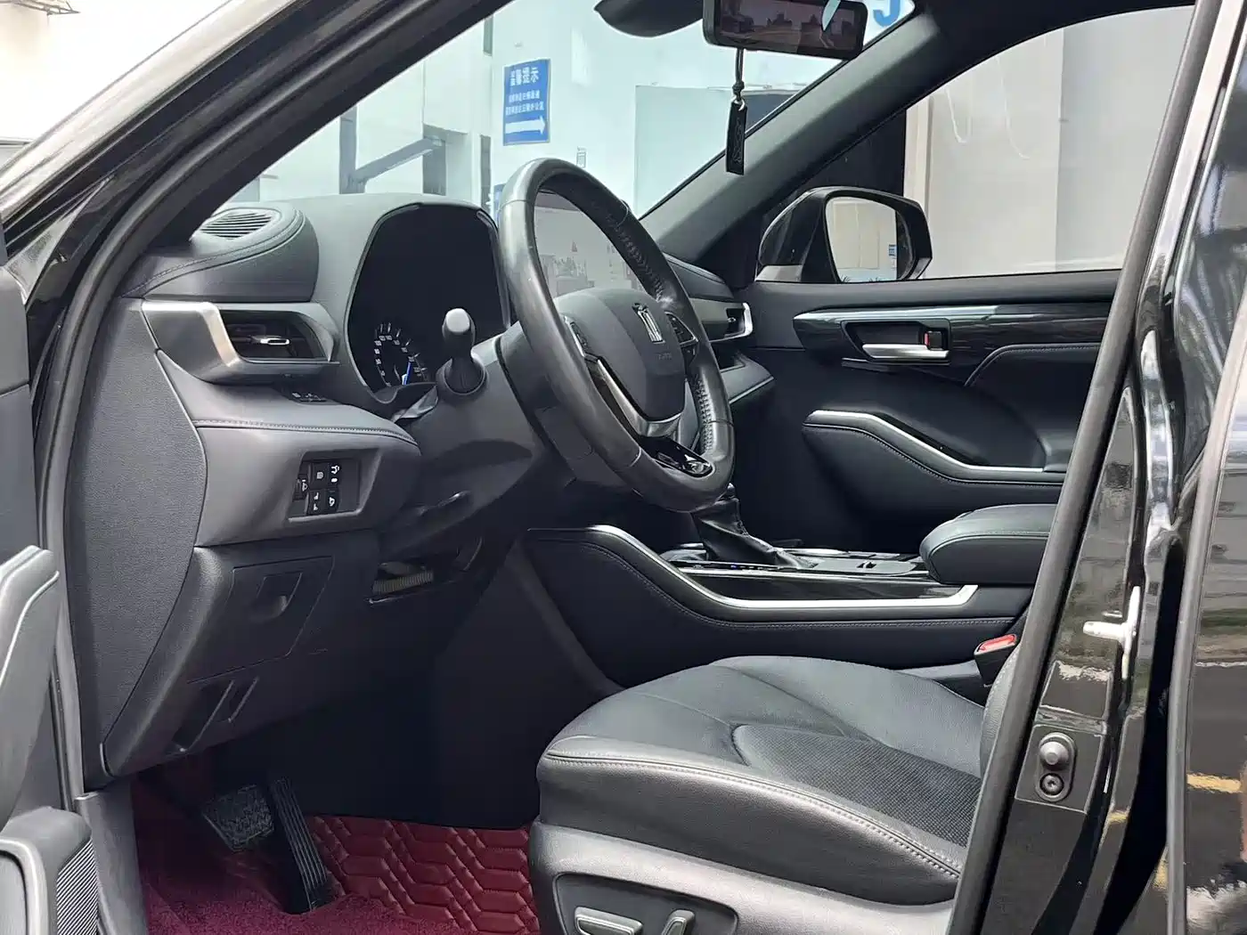 Toyota Crown Kluger 2023 2.5L HEV AWD Luxury Edition фото 4