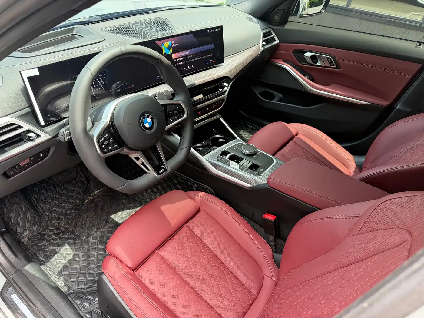 BMW 3 Series 2025 330i M Sport Night Edition фото 10