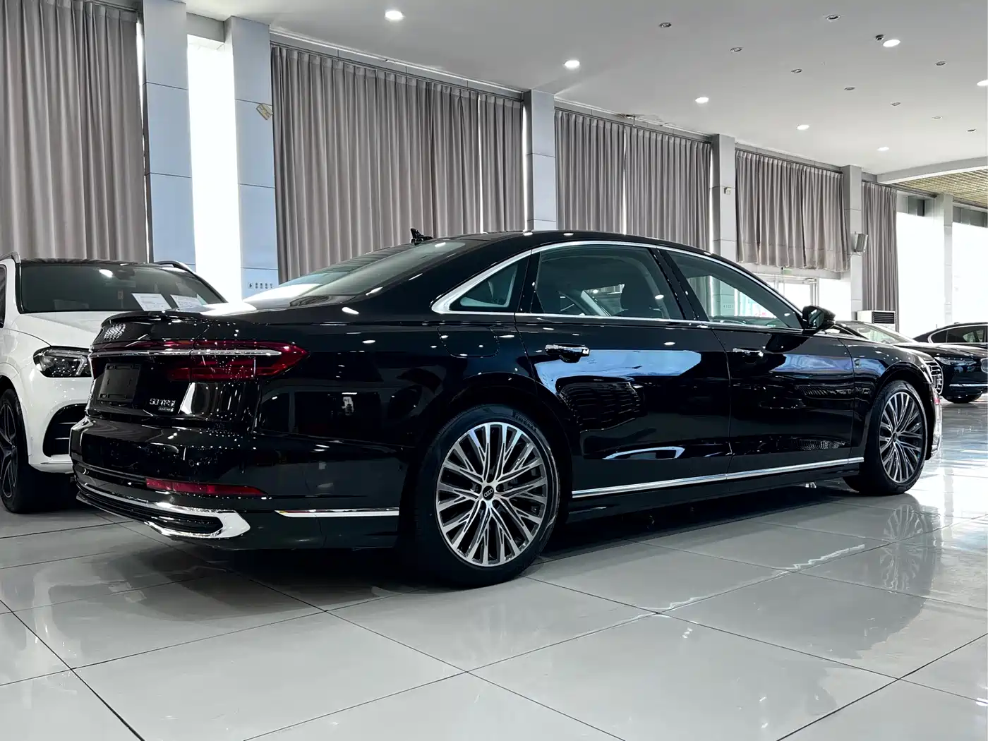 AUDI A8