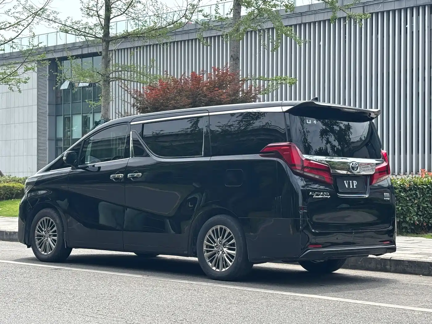 Toyota Alphard 2021 Hybrid 2.5L Premium фото 22