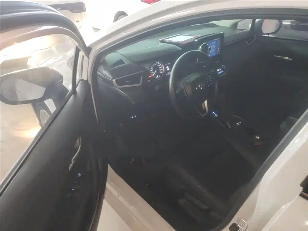Toyota Corolla 2021 1.2T S-CVT Elite PLUS Edition фото 16
