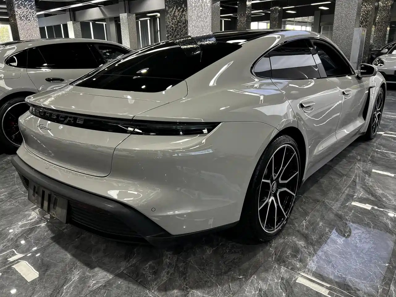 Porsche Taycan 2024 Taycan 4 фото 20