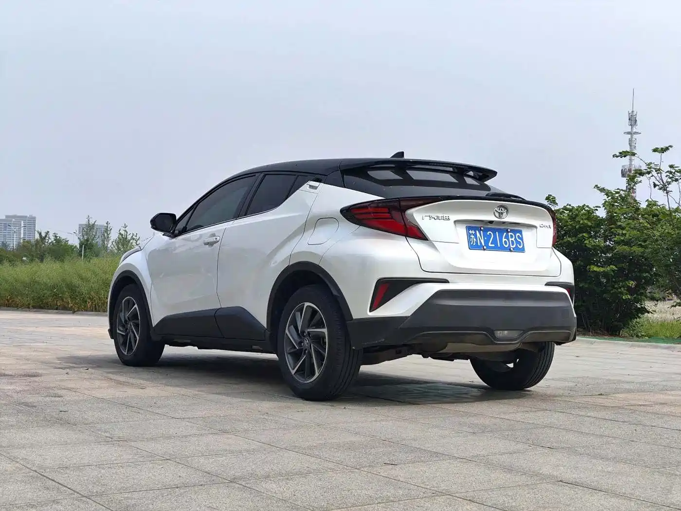 Toyota C-HR 2021 2.0L Luxury Edition фото 6