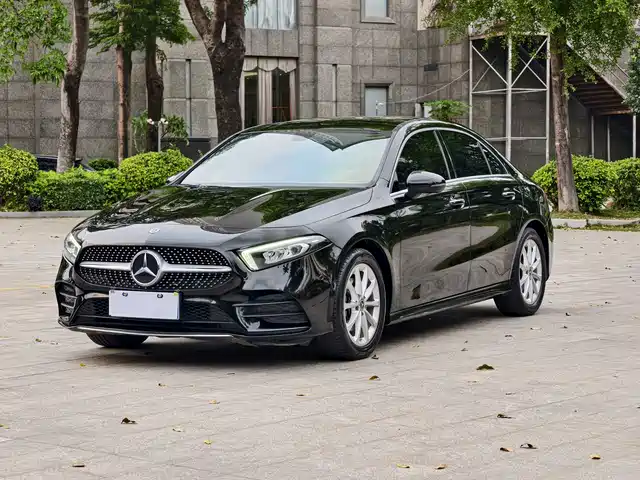 Mercedes-Benz A A 200 L, Спорт-седан Стиль