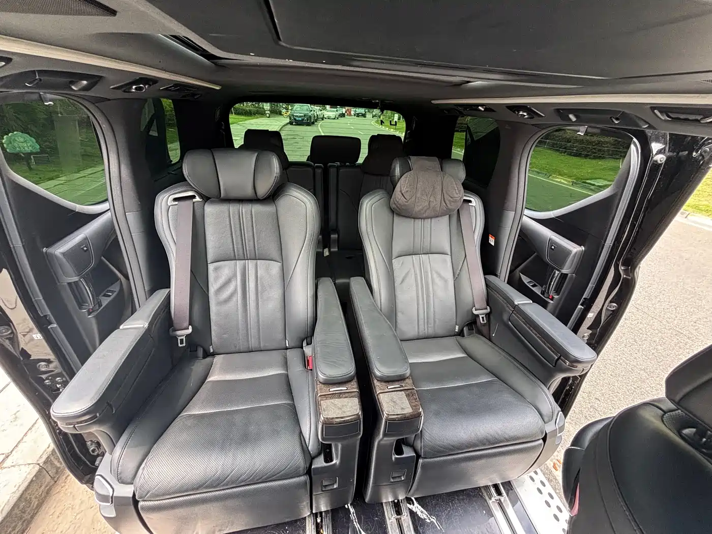 Toyota Alphard 2021 Hybrid 2.5L Premium фото 17