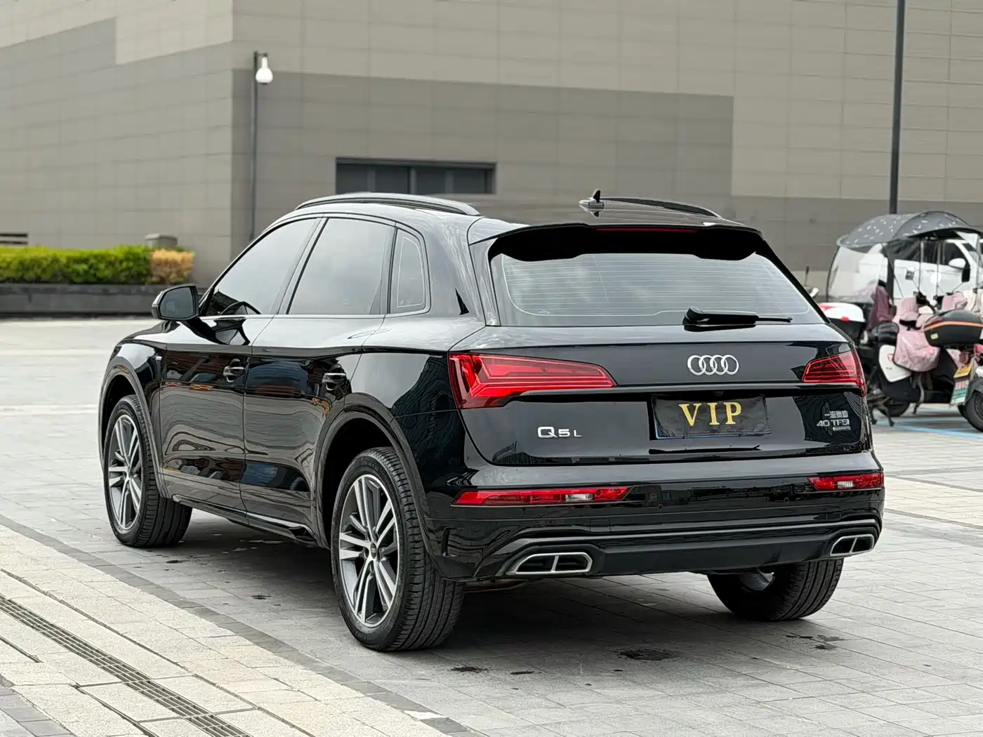 Audi Q5L 2024 Model 40 TFSI Luxury Dynamic фото 6