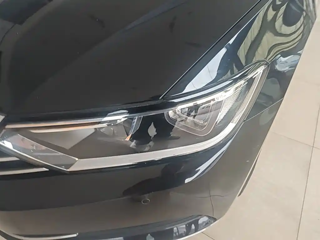 Volkswagen Magotan 2018 330TSI DSG Leading фото 24