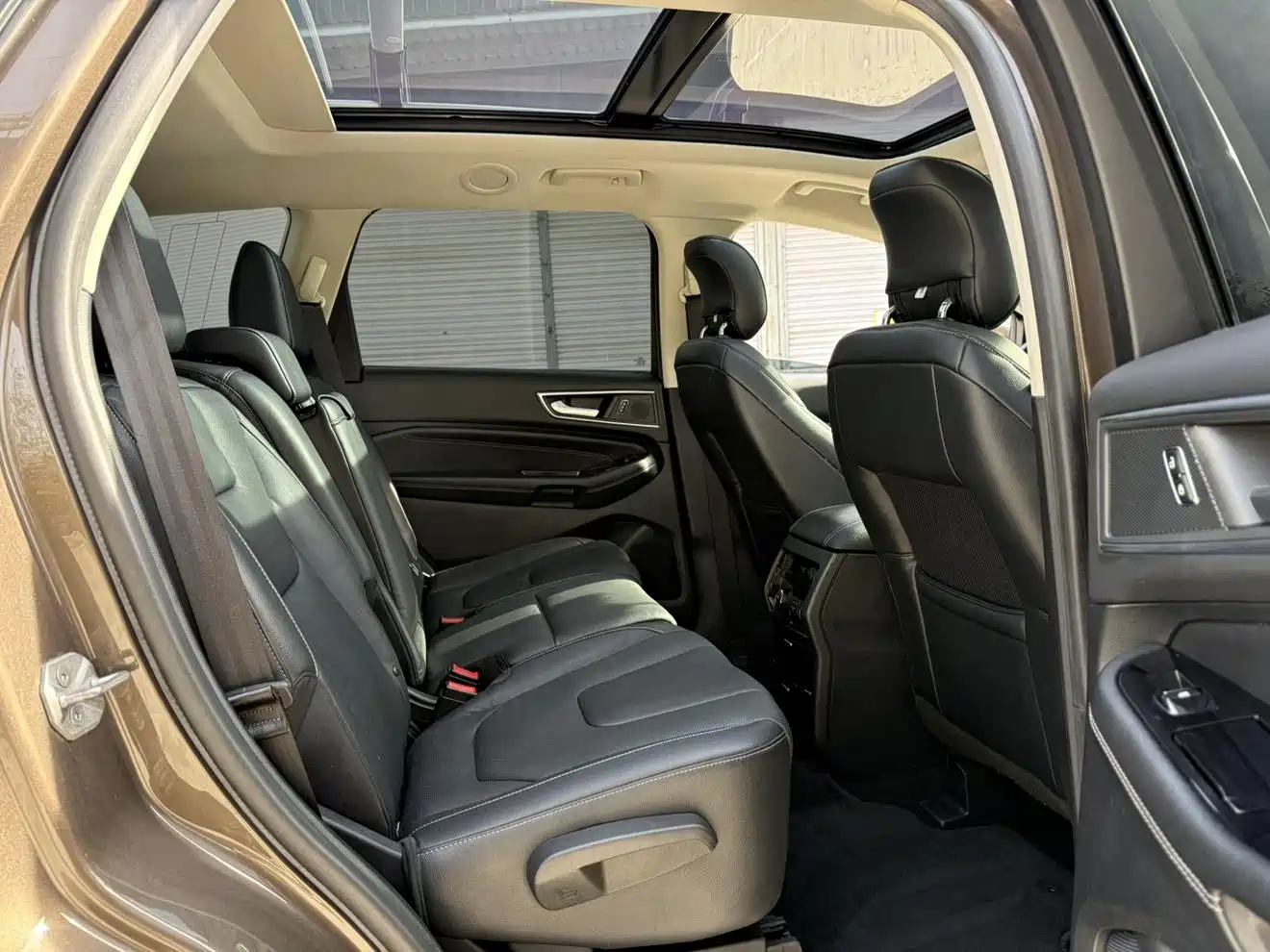 Фото 10 - Ford Edge