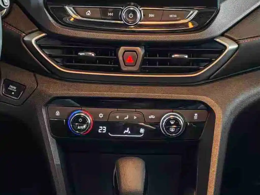Chevrolet Volando 2020 Mild Hybrid Redline 530T Automatic Premium Edition (5+2 seater) фото 17