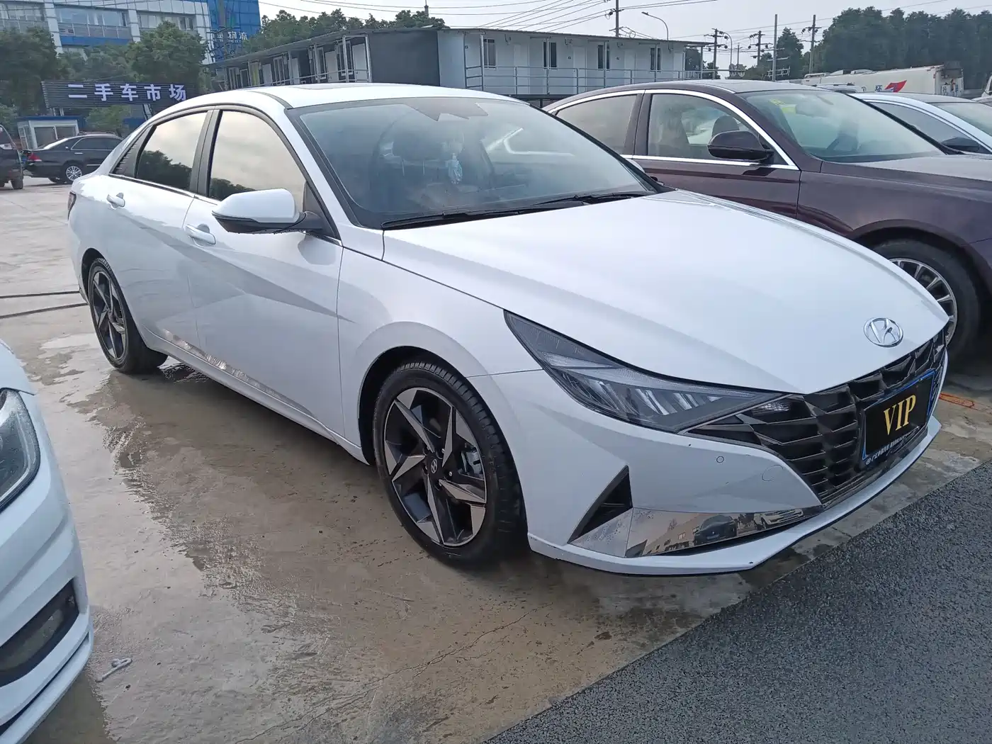 Hyundai Elantra 2021 1.5L CVT GLS Leading Edition фото 3