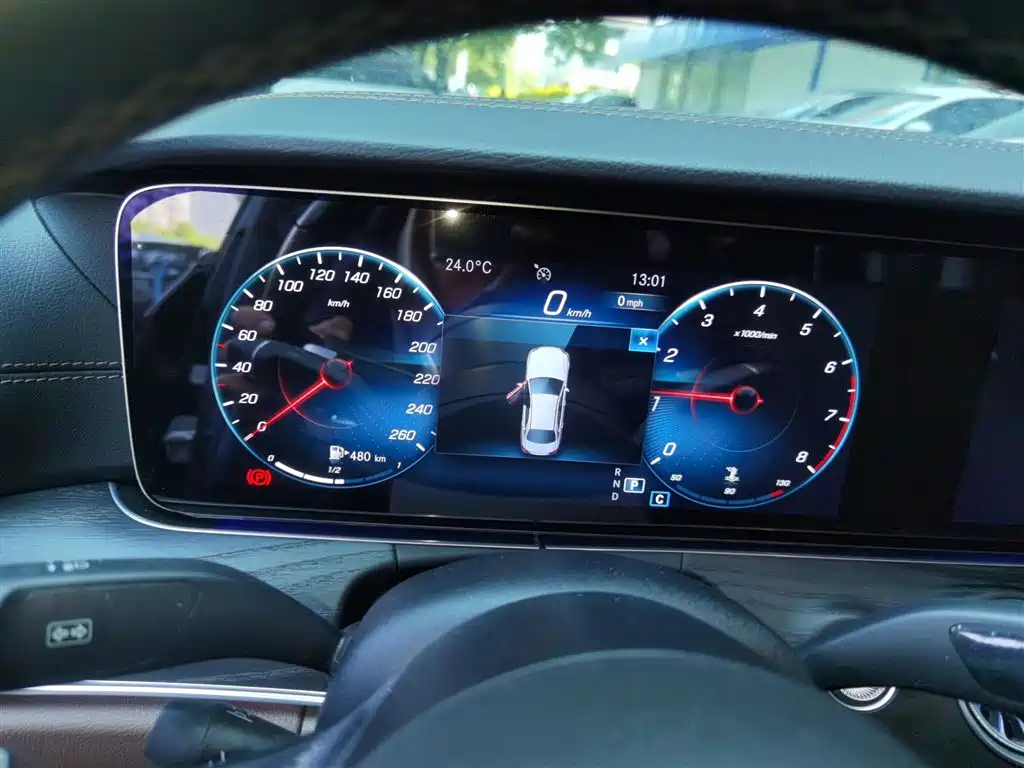 MERCEDES-BENZ E-CLASS