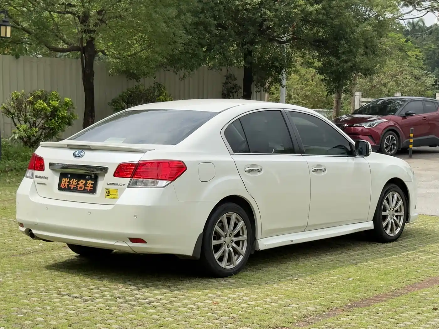 Subaru Legacy 2010 Model 2.5i Luxury Edition фото 9