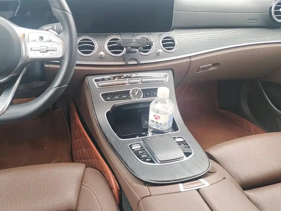 Mercedes-Benz E-Class 2019 E 260 L Sport фото 16