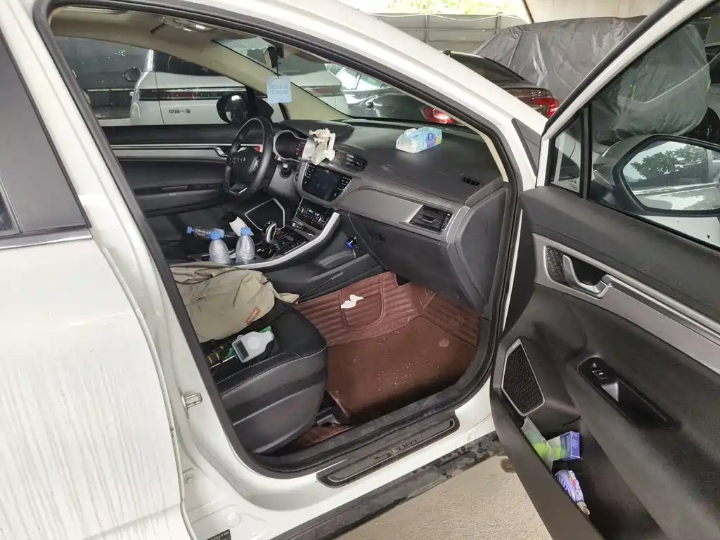 Geely Emgrand GS 2019 2019 1.5TD DCT Dynamic 260T