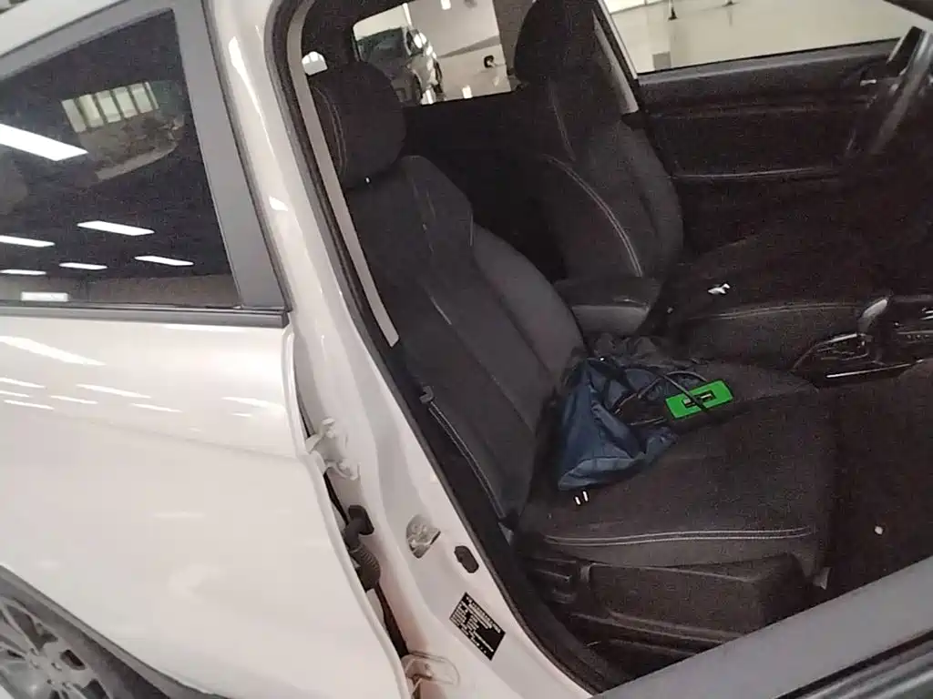 Landwind X2 2019 2017 1.6L Auto Vigorous Edition