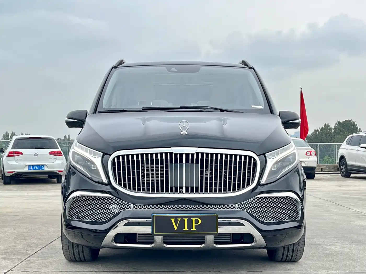 Mercedes-Benz V-Class 2021 V 260 L Long Wheelbase Premium Edition фото 2