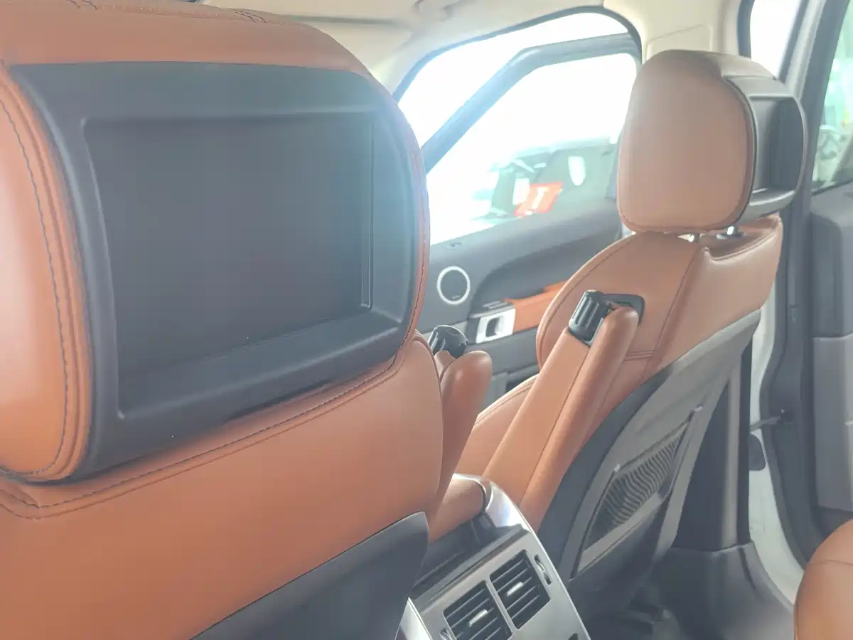 Land Rover Range Rover Sport 2016 Model 3.0 SDV6 HSE DYNAMIC фото 17