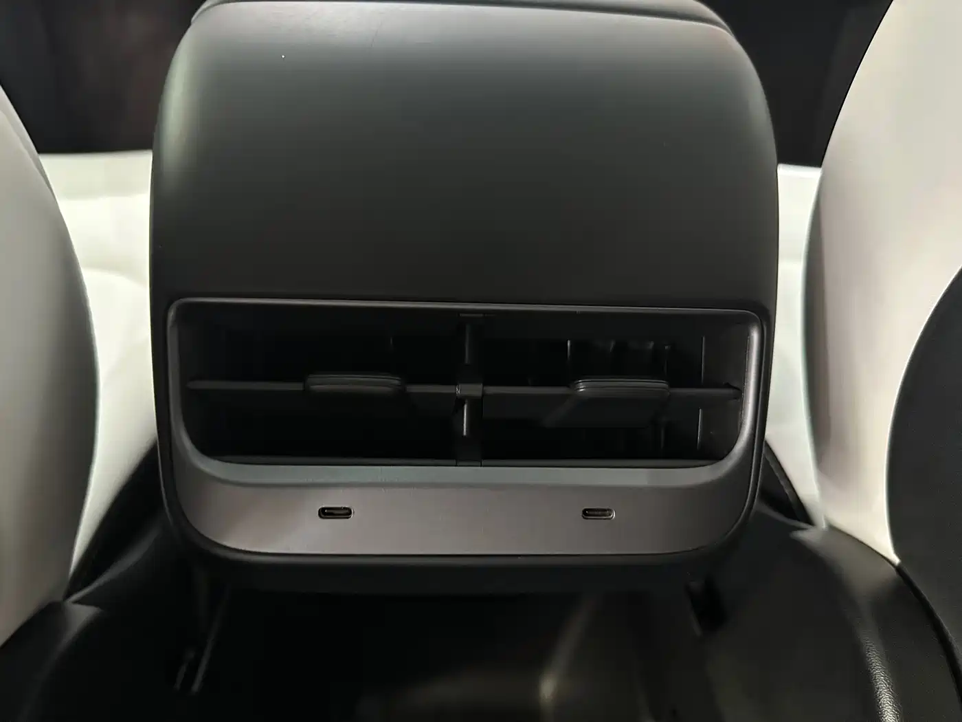  Tesla Model Y 2022 Rear-Wheel Drive Version 18