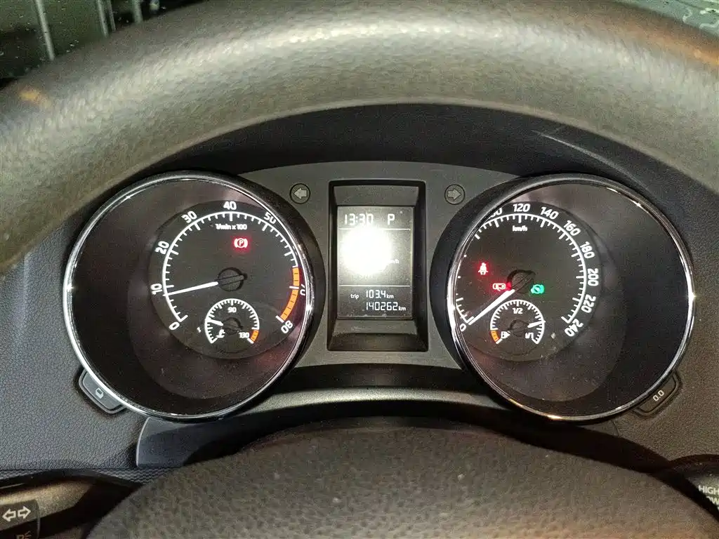 Škoda Yeti 2016 1.4TSI DSG Forward Edition фото 8