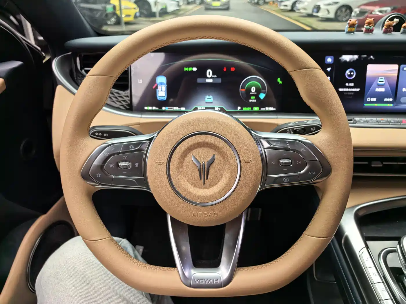 Voyah Auto VOYAH FREE 2023 4WD Extended Range Edition фото 8
