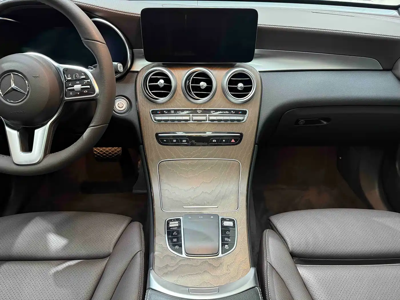 Mercedes-Benz GLC 2022 Facelift II GLC 260 L 4MATIC Luxury фото 24