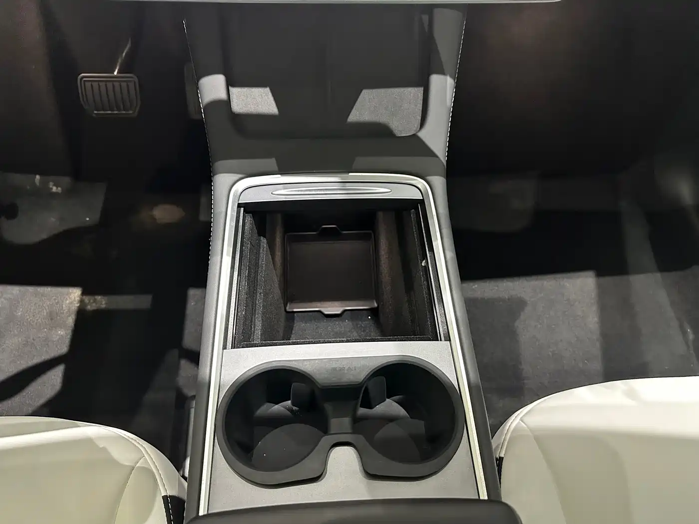  Tesla Model Y 2022 Rear-Wheel Drive Version 13