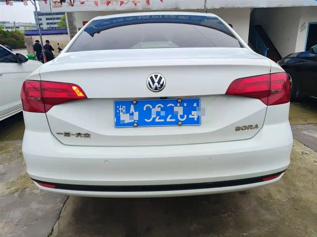 Volkswagen Bora 2018 1.5L Automatic Fashion фото 6