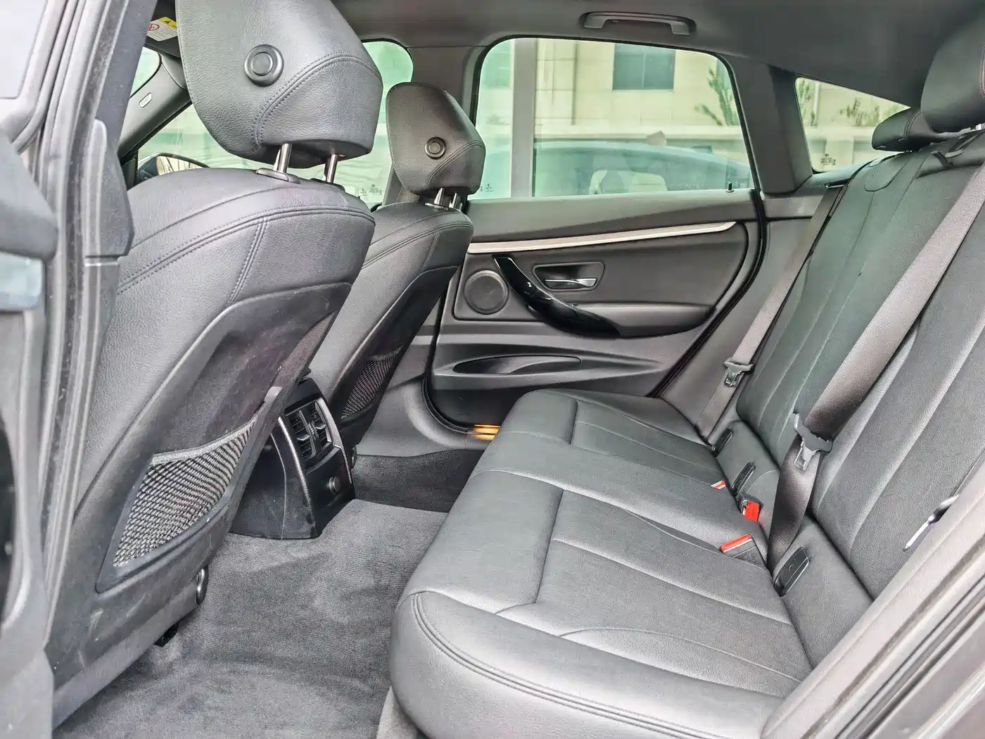 BMW 3 Series GT 2020 320i M Sport Package фото 17