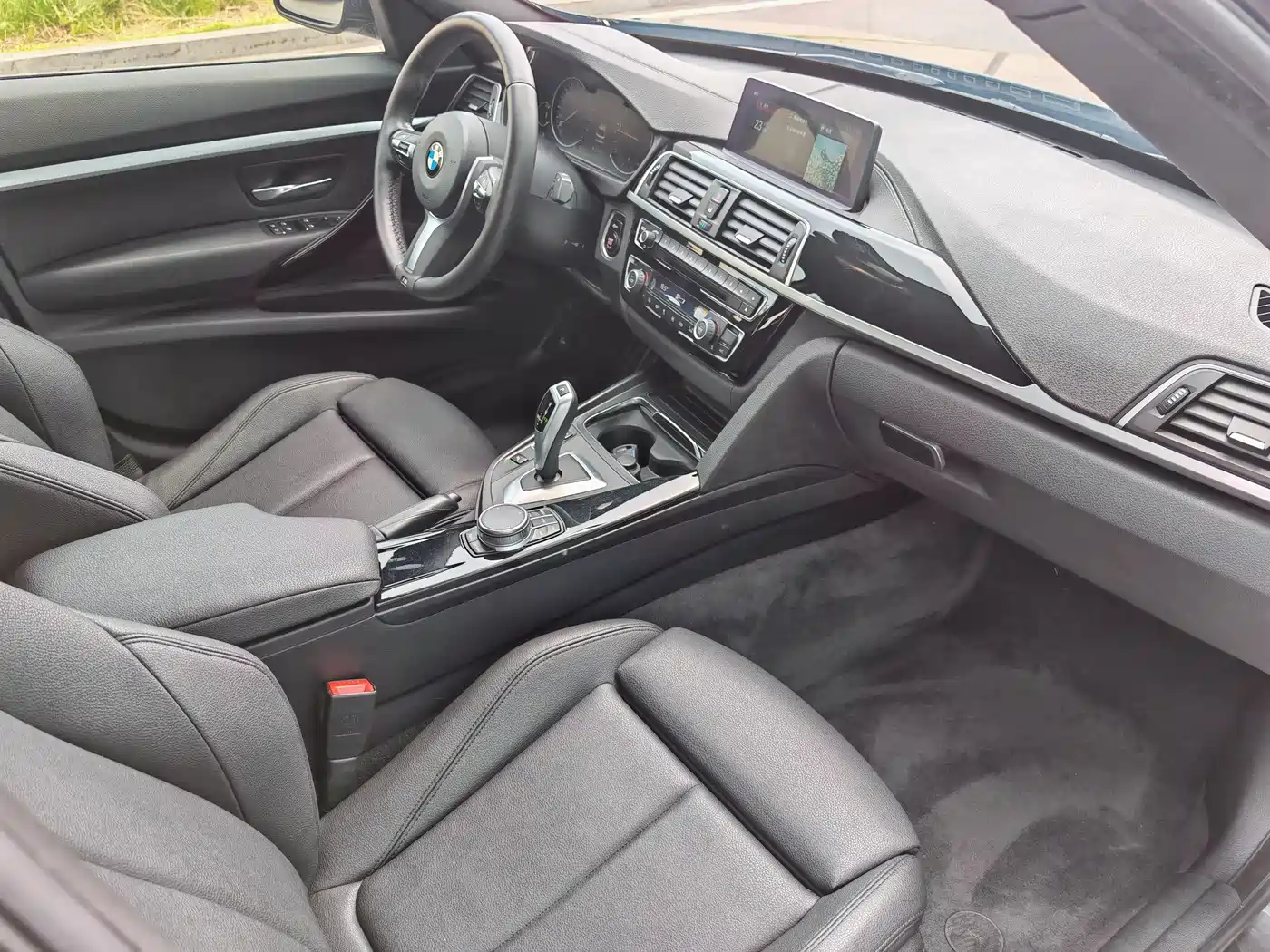 BMW 3 Series GT 2020 320i M Sport Package фото 22