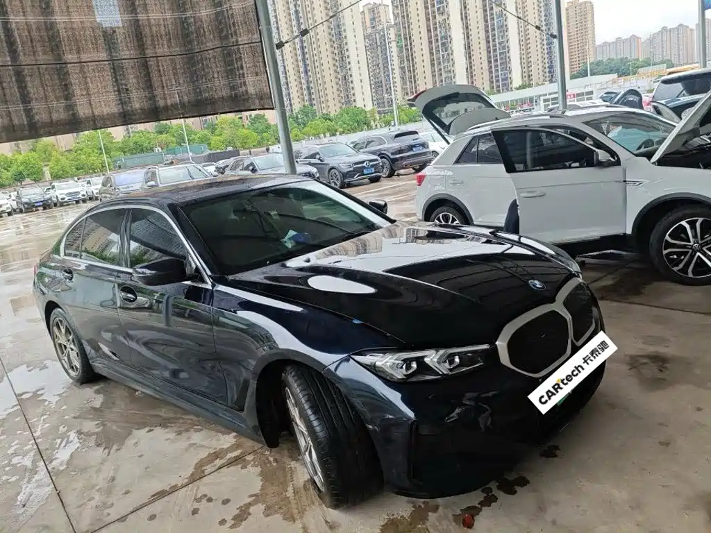 BMW i3 2025 eDrive 35 L