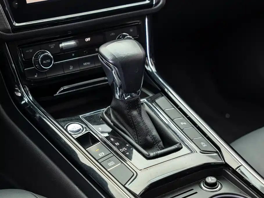 Volkswagen Phideon 2018 380TSI 2WD Business Edition фото 14