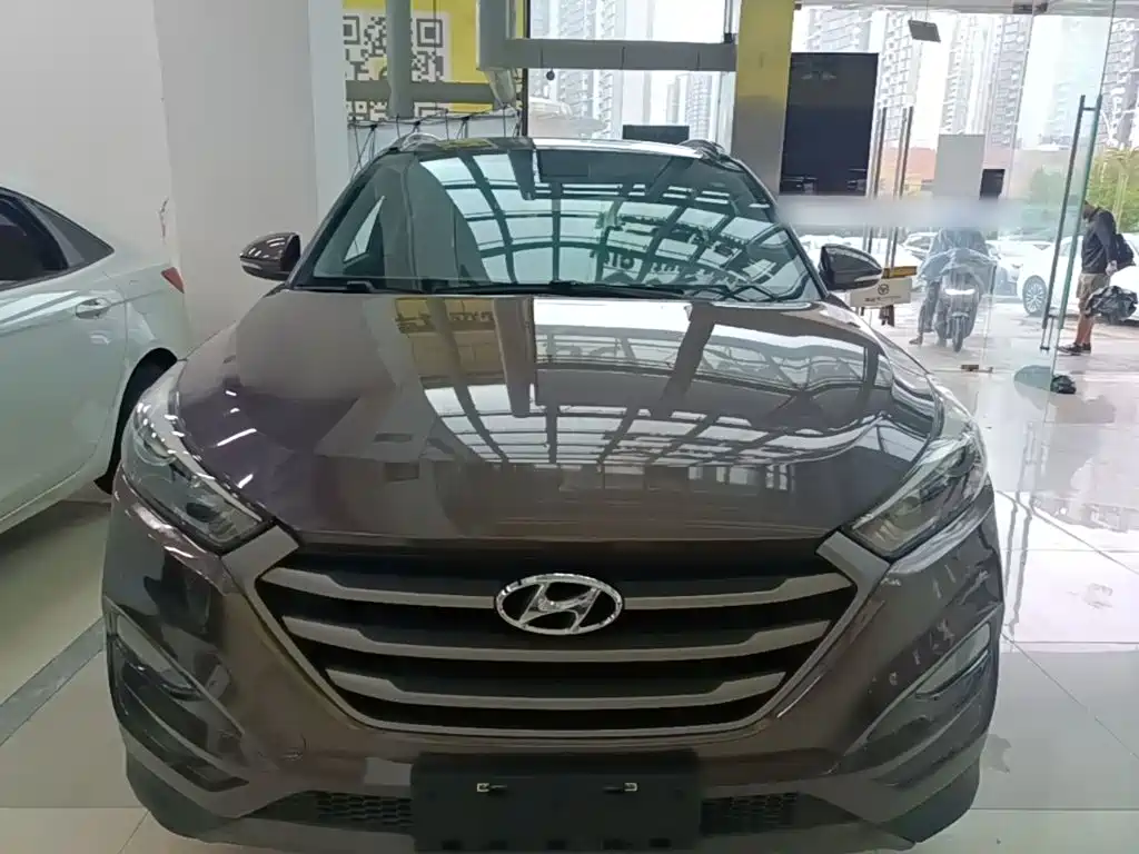 HYUNDAI TUCSON