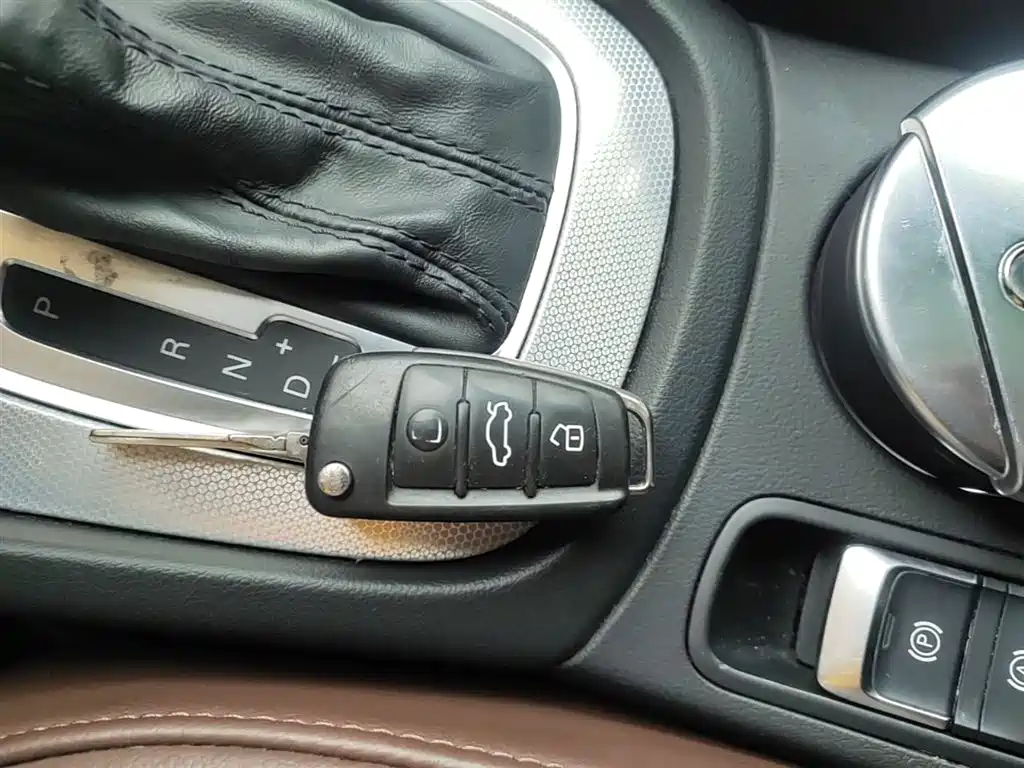 Audi Q3 2015 35 TFSI quattro Technology фото 9