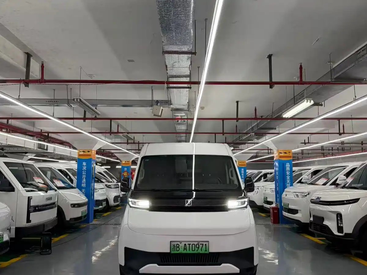 Yuan Cheng Farizon Super VAN 2024 2024 Smart Wealth Edition Short Wheelbase Medium Roof 68kWh